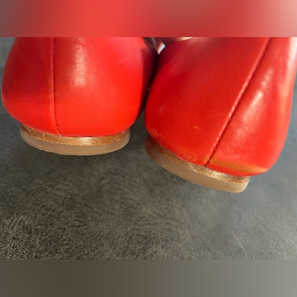 Tory Burch Orange  Flats with Big Gold Emblem Size 10M - Picture 7 of 8